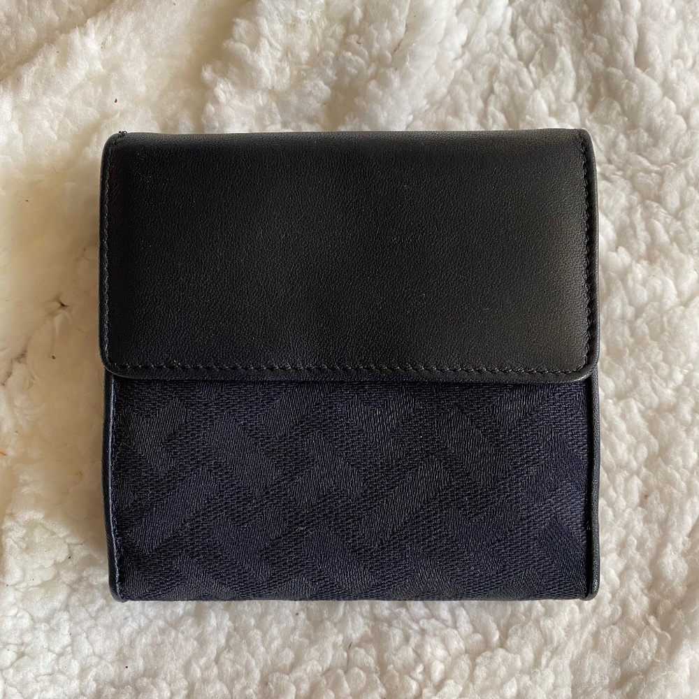 Talbots leather and cotton wallet😊